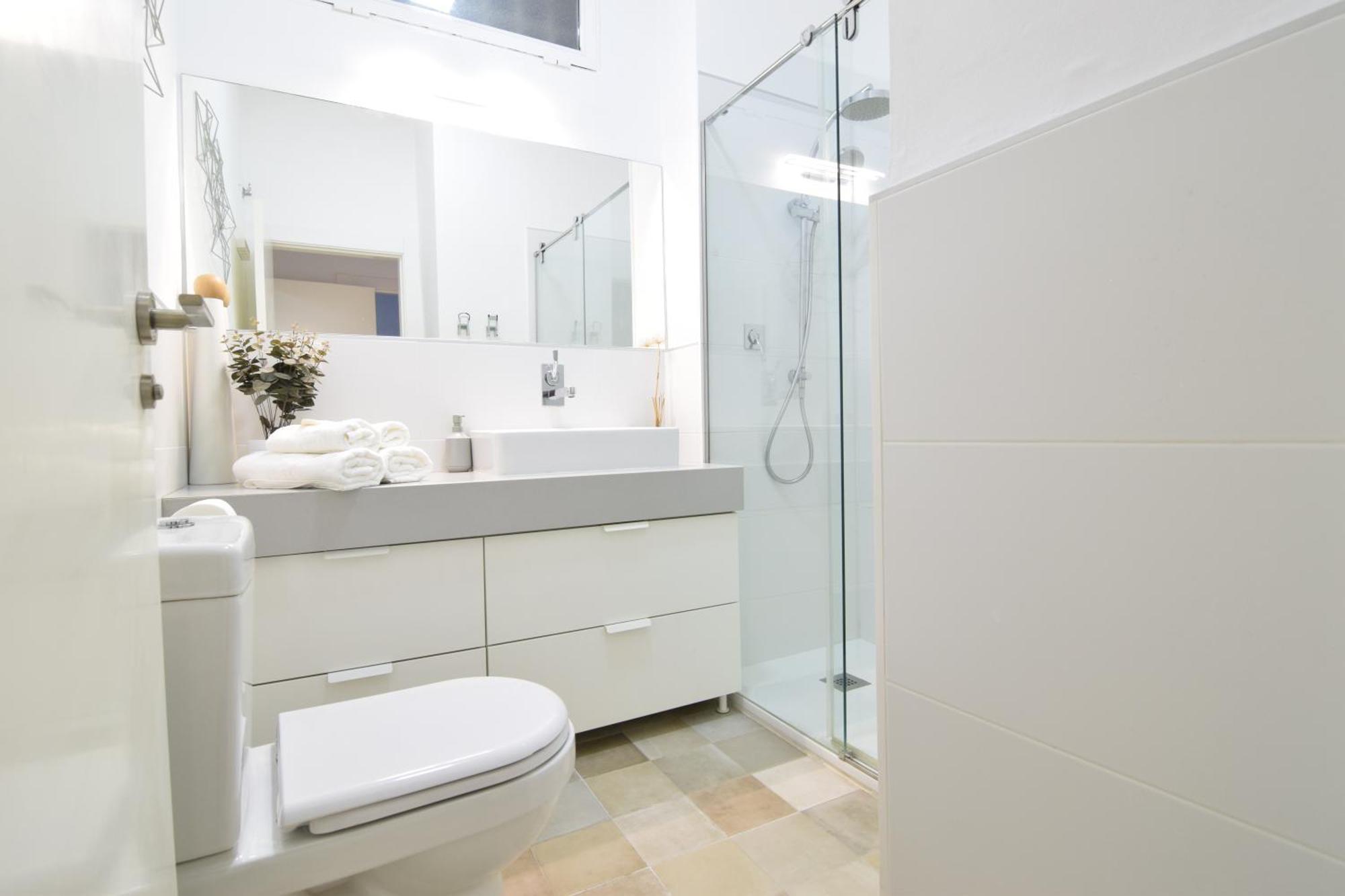Apartamento Atarazanas Malaga Centro Historico Luaran gambar