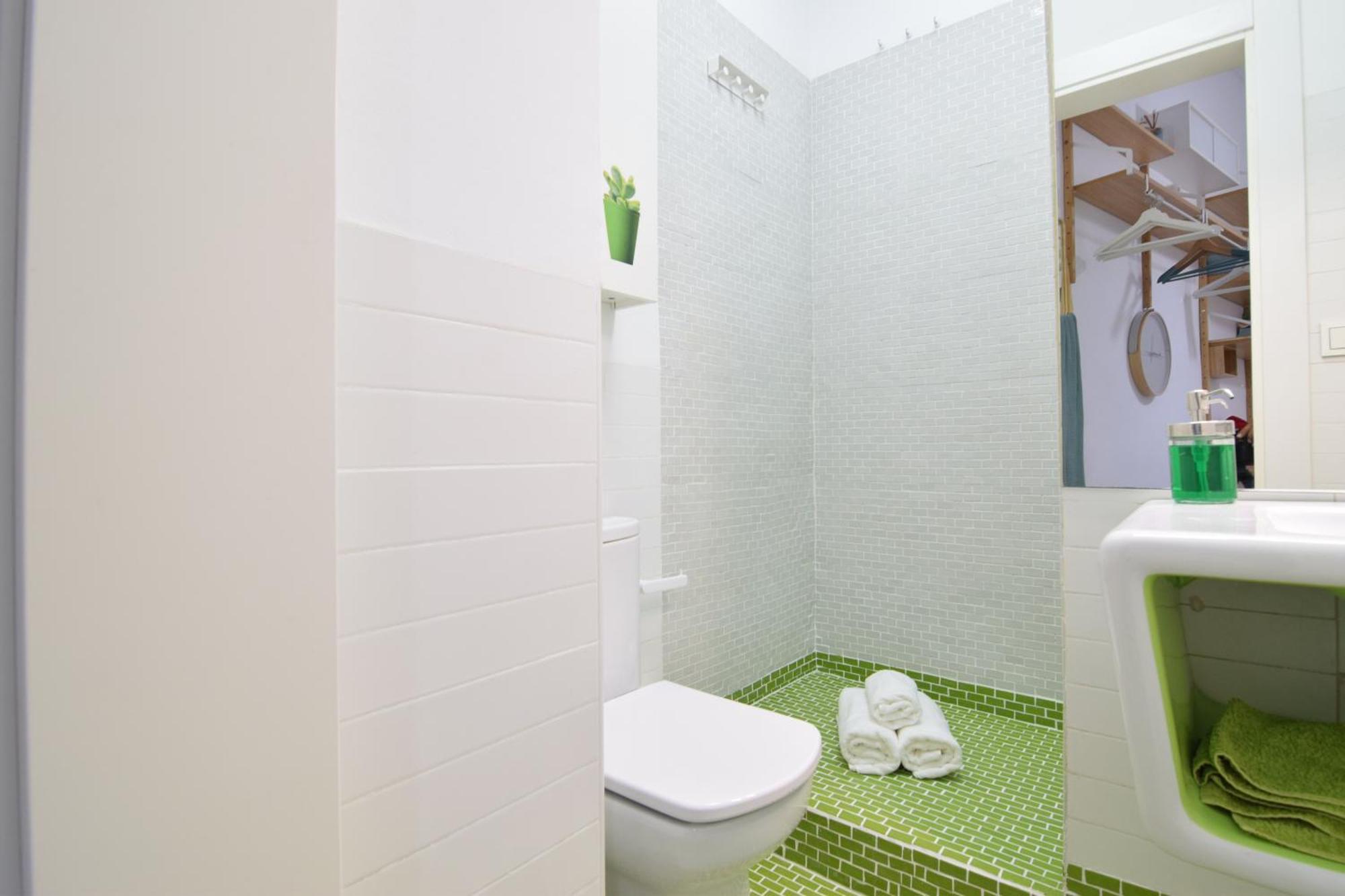 Apartamento Atarazanas Malaga Centro Historico Luaran gambar