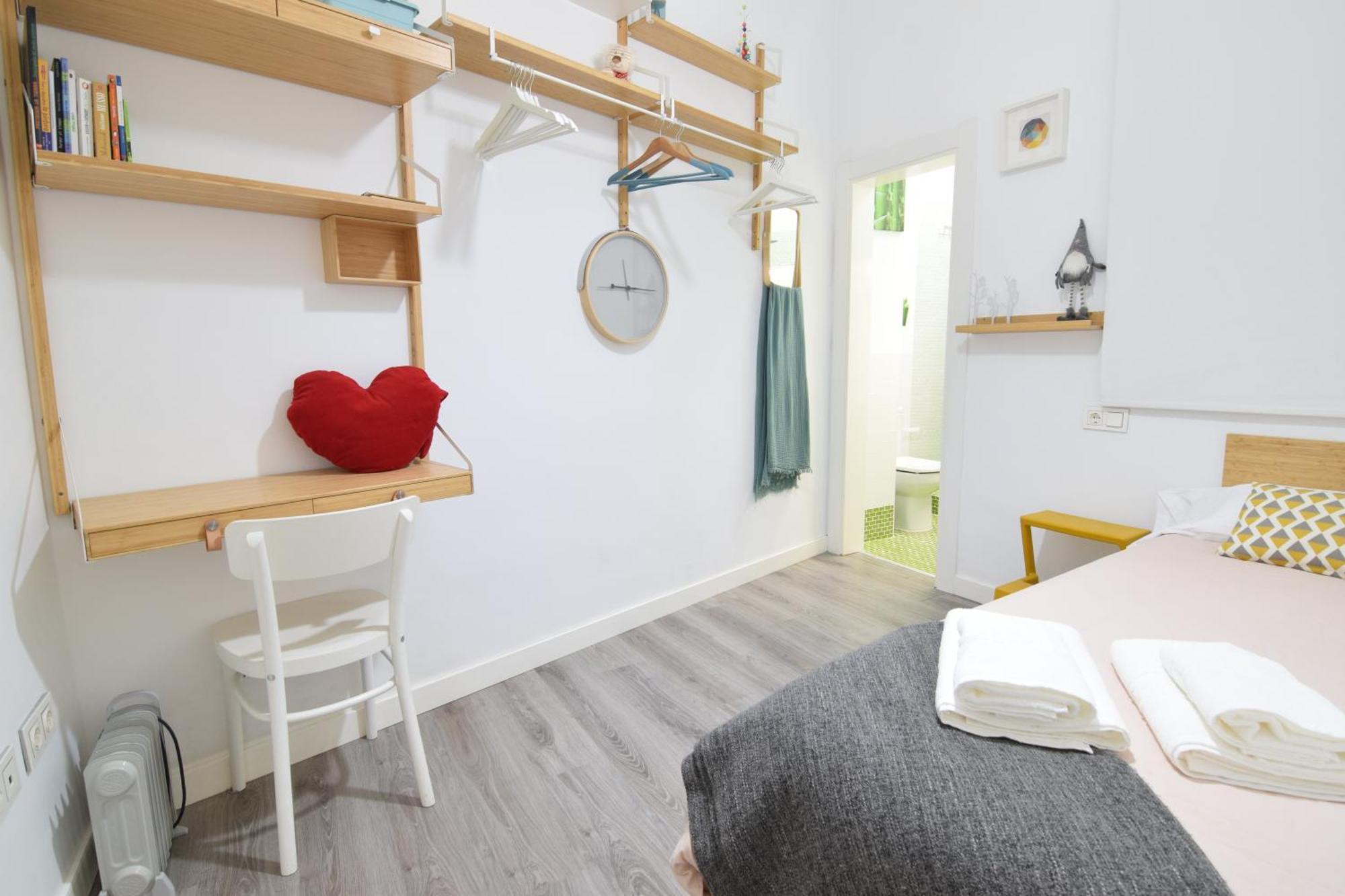 Apartamento Atarazanas Malaga Centro Historico Luaran gambar