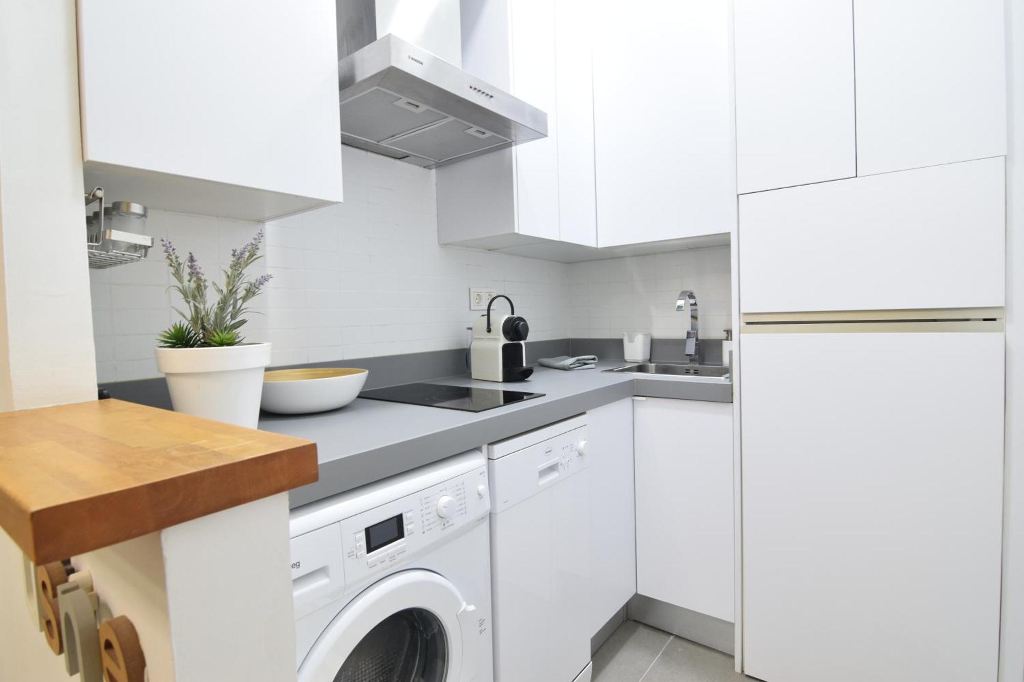 Apartamento Atarazanas Malaga Centro Historico Luaran gambar