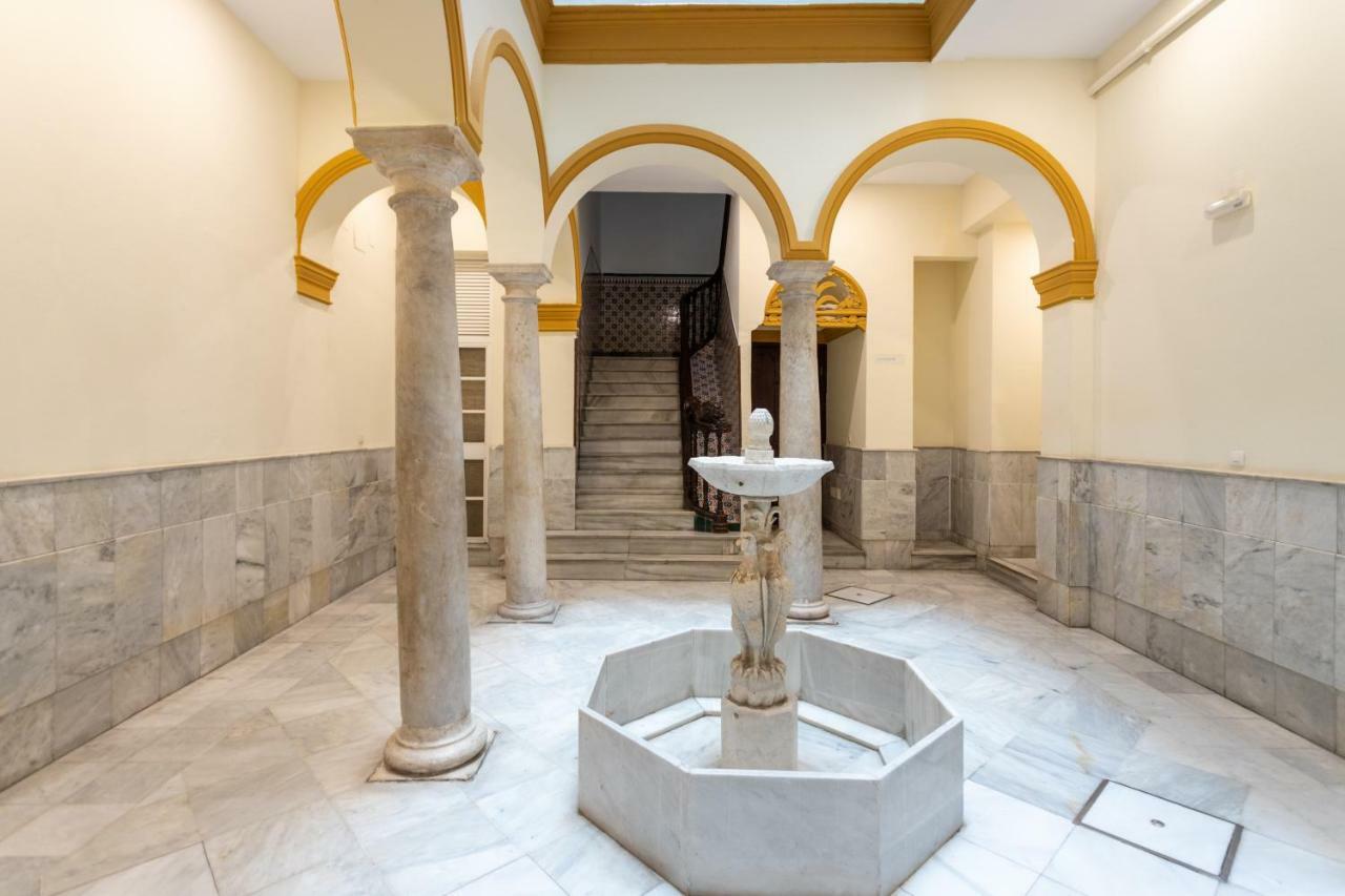 Apartamento Atarazanas Malaga Centro Historico Luaran gambar