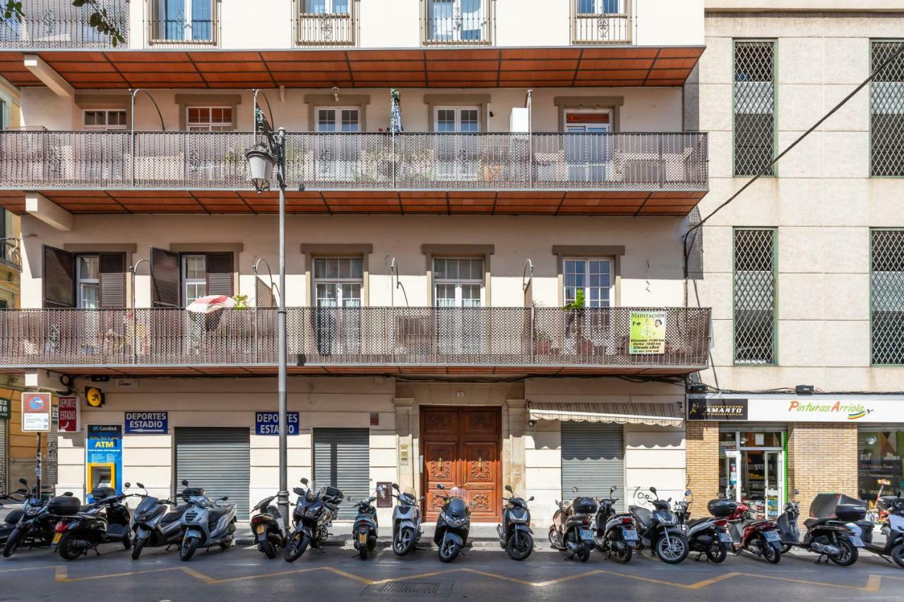 Apartamento Atarazanas Malaga Centro Historico Luaran gambar