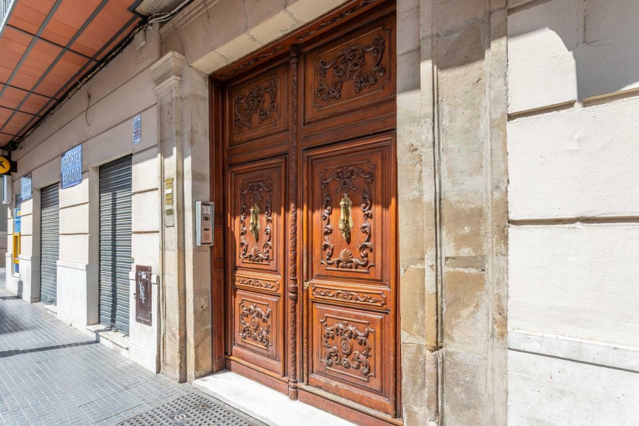 Apartamento Atarazanas Malaga Centro Historico Luaran gambar