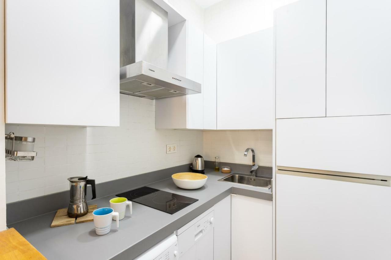 Apartamento Atarazanas Malaga Centro Historico Luaran gambar