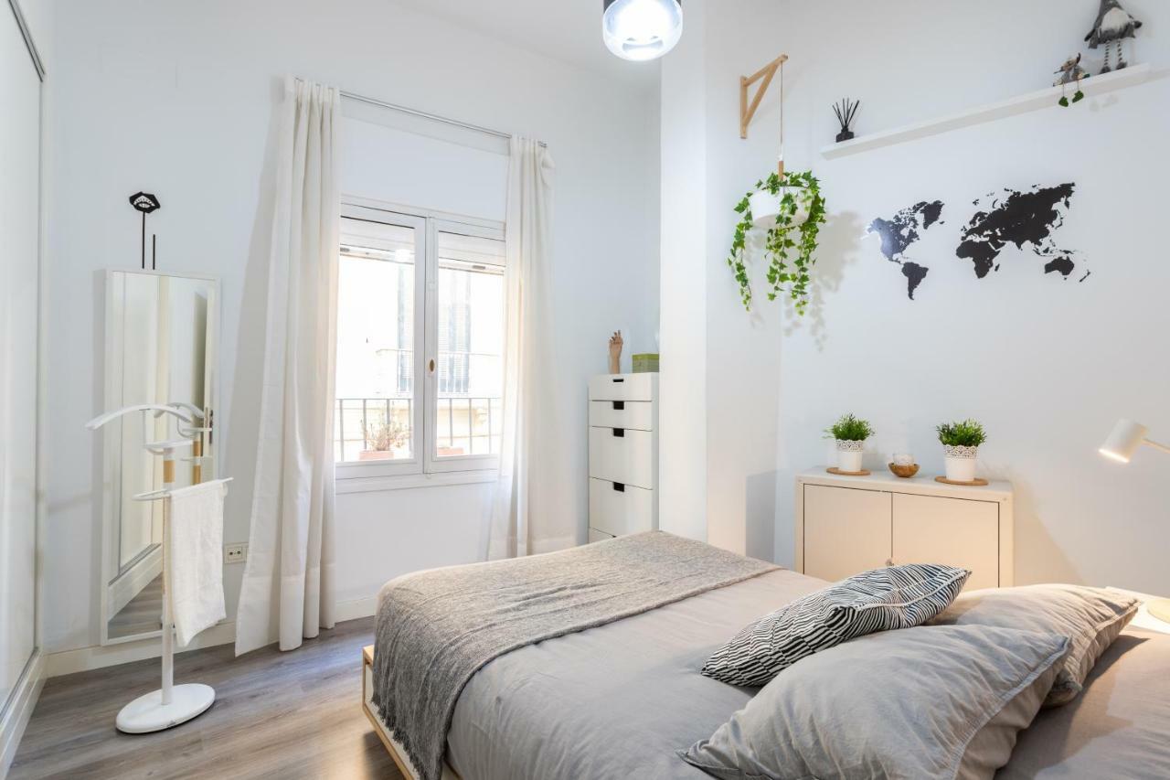 Apartamento Atarazanas Malaga Centro Historico Luaran gambar