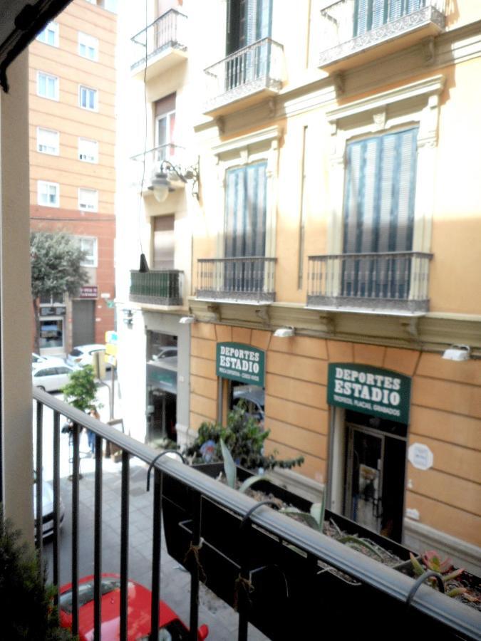 Apartamento Atarazanas Malaga Centro Historico Luaran gambar